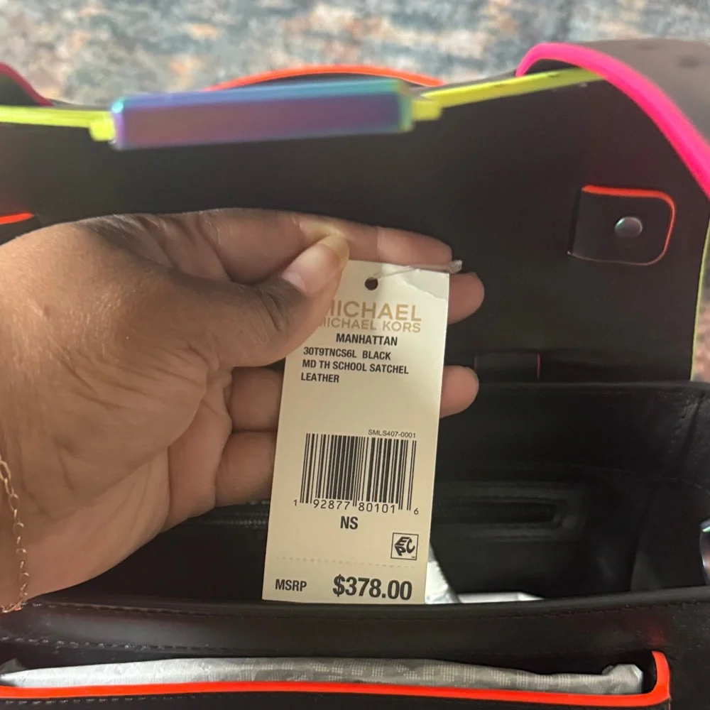 Michael Kors Manhattan Medium Contrast-Trim Leather Satchel NWT - Picture 5 of 5